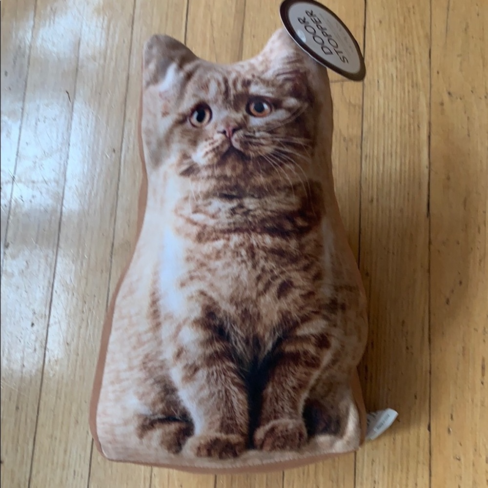 Tabby cat door stopper